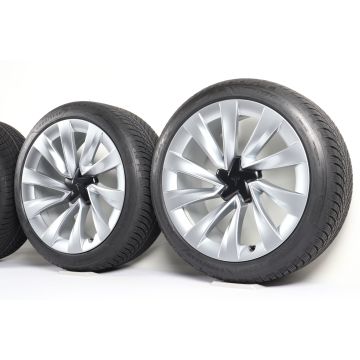 Original Tesla Velgen met All-Season banden Model Y Model Y Juniper 20 Inch Helix 2.0