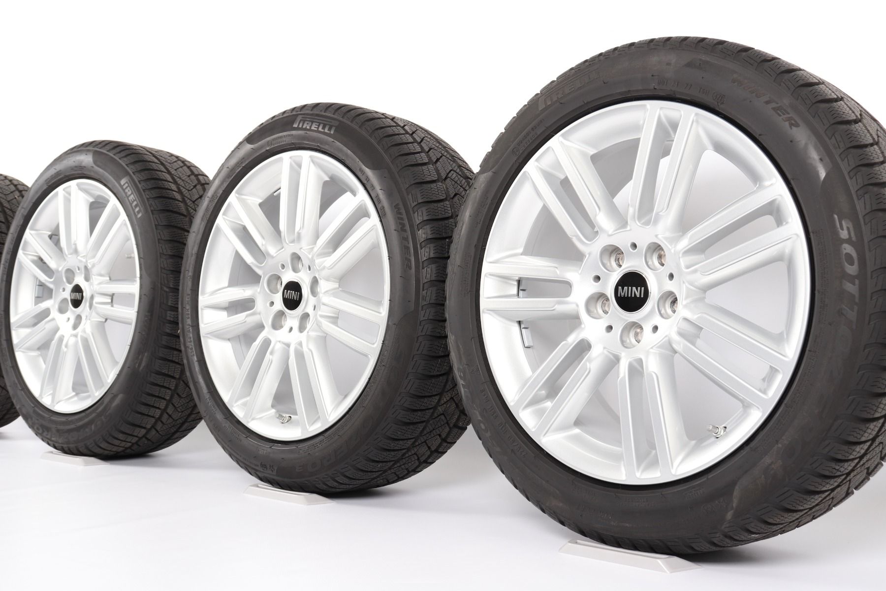 MINI Winterkompletträder F60 Countryman 18 Zoll Styling Pair Spoke 532