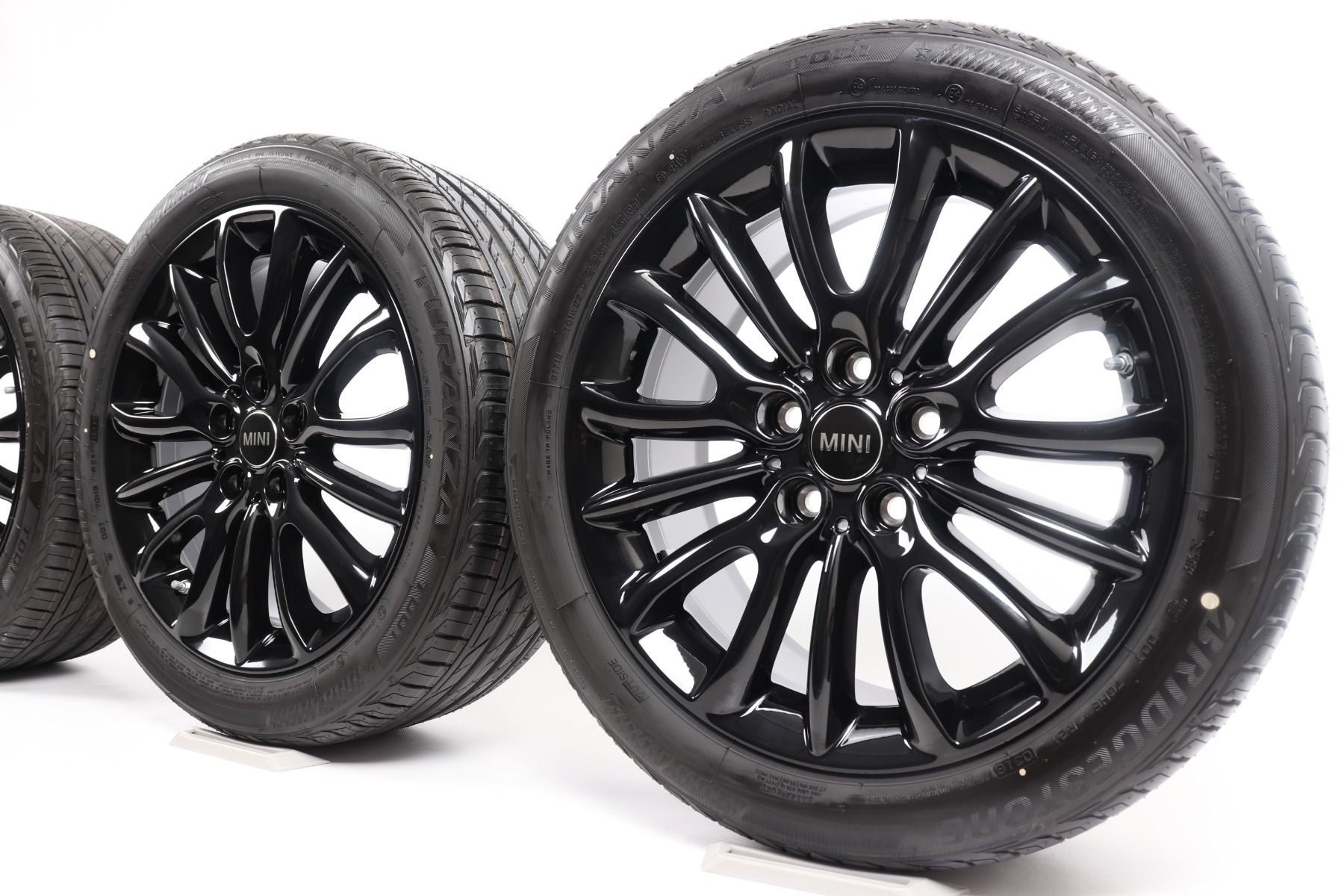 MINI Sommerkompletträder F54 Clubman 17 Zoll Styling Net Spoke 519