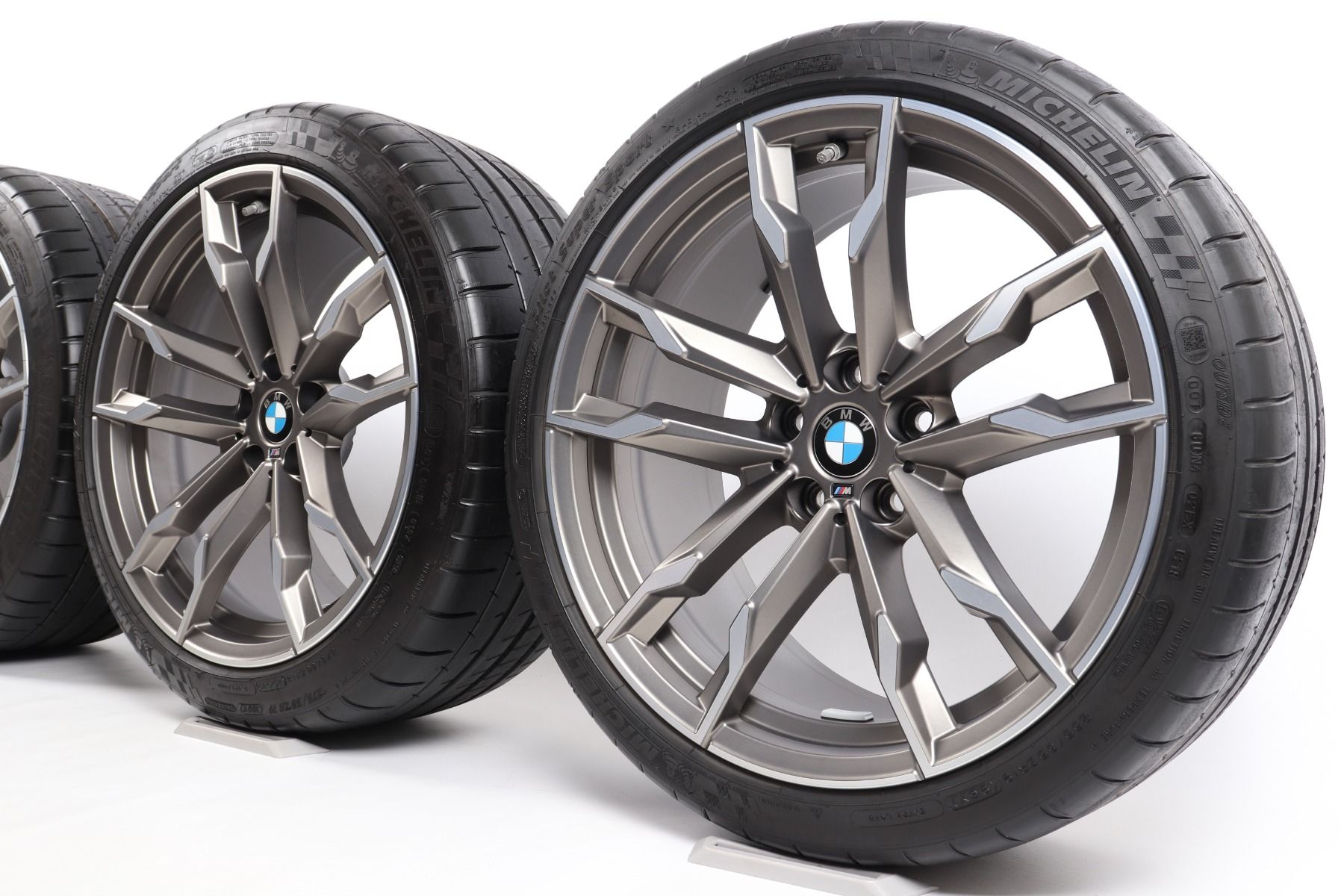 BMW Sommerkompletträder Z4 G29 19 Zoll Styling 800 M Doppelspeiche
