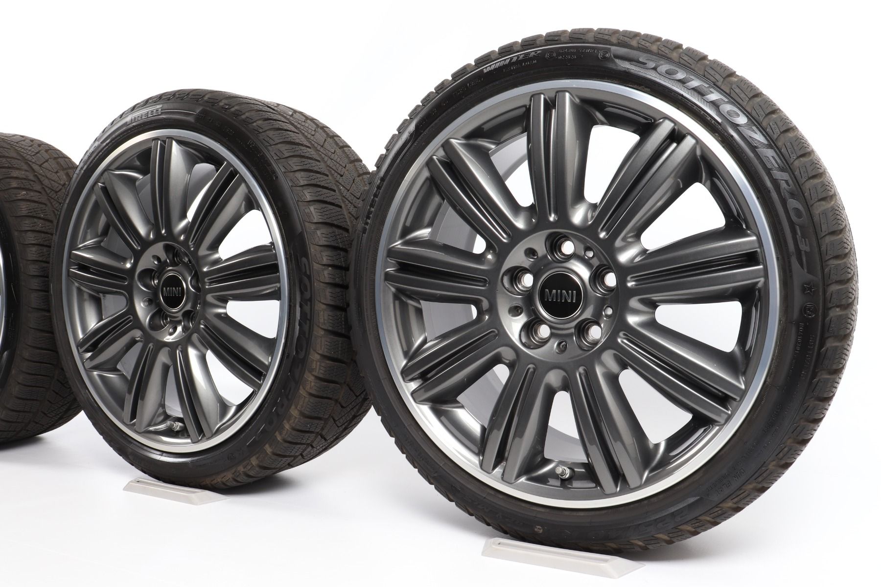 MINI Winterkompletträder F60 Countryman 19 Zoll Styling Yours Masterpiece 524