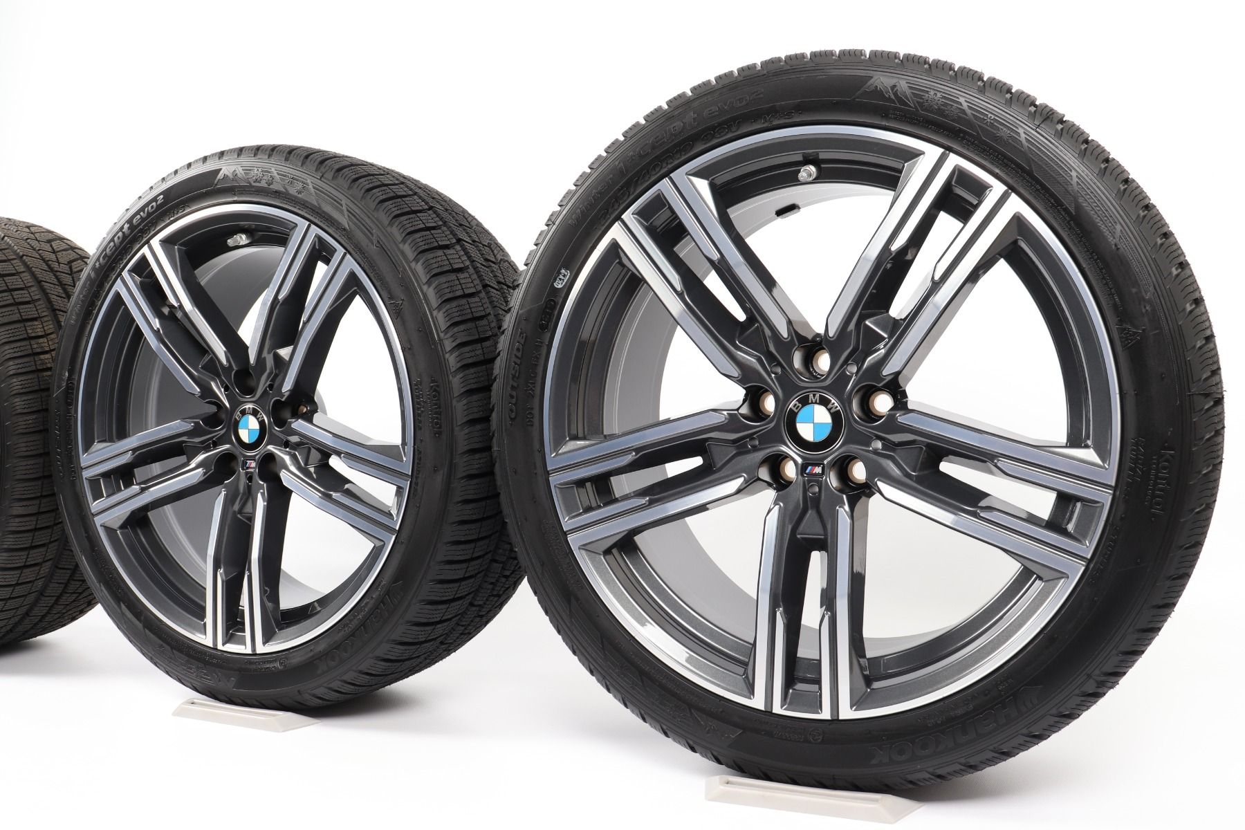 BMW Winterkompletträder 8er G14 G15 G16 19 Zoll Styling 727 M Doppelspeiche
