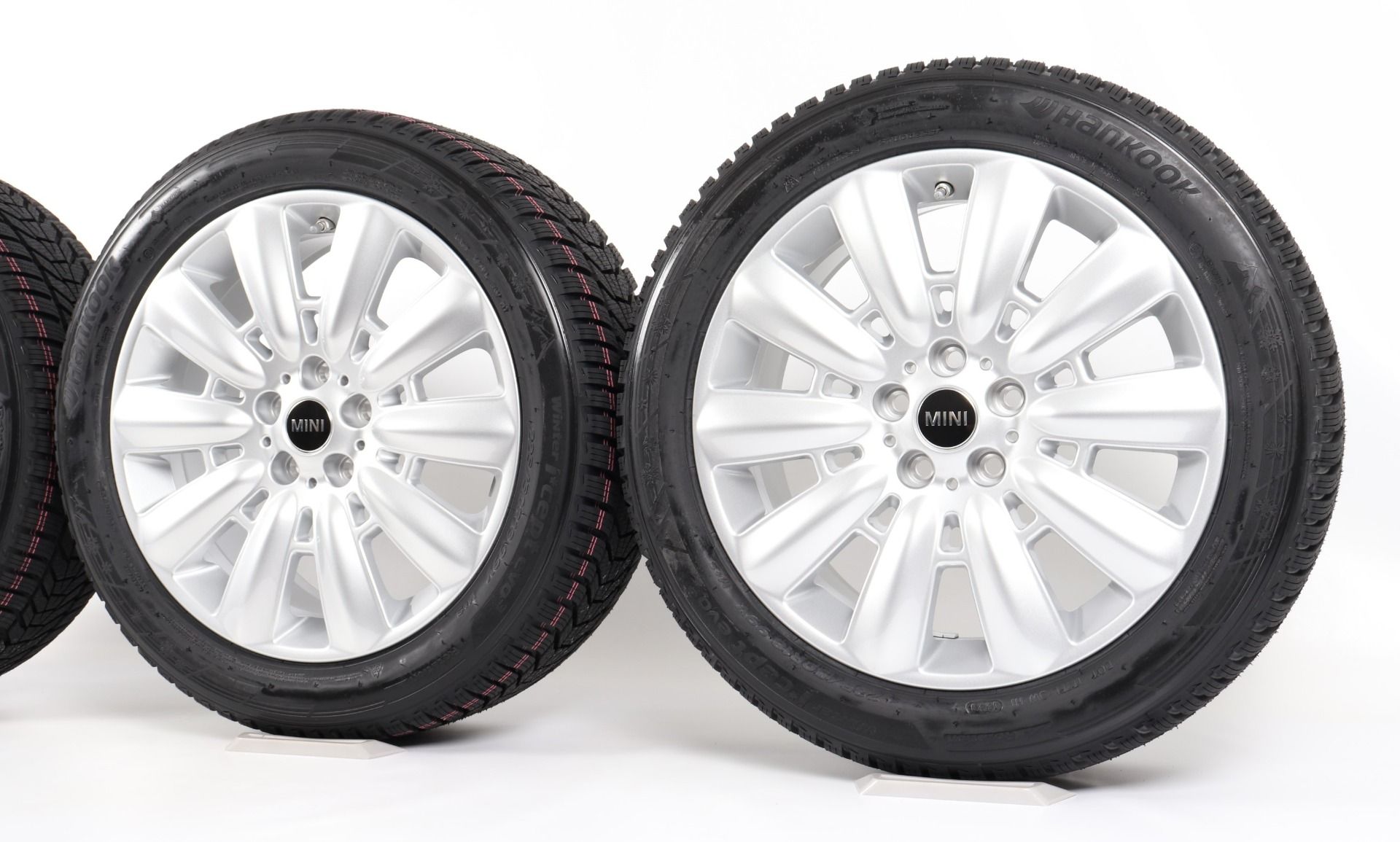 MINI Winterkompletträder F60 Countryman 18 Zoll Styling Pin Spoke 533