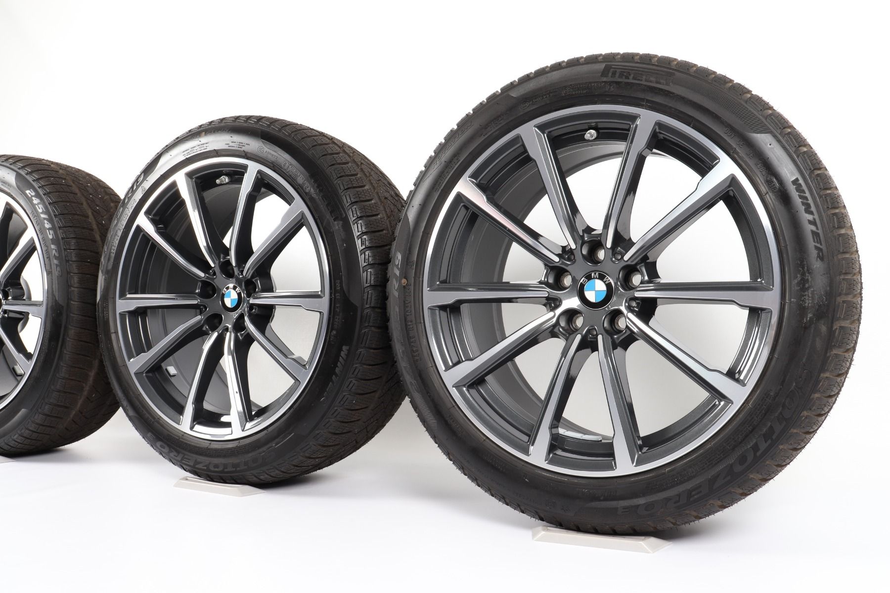 BMW Winterkompletträder 6er G32 7er G11 G12 19 Zoll Styling 685 V-Speiche