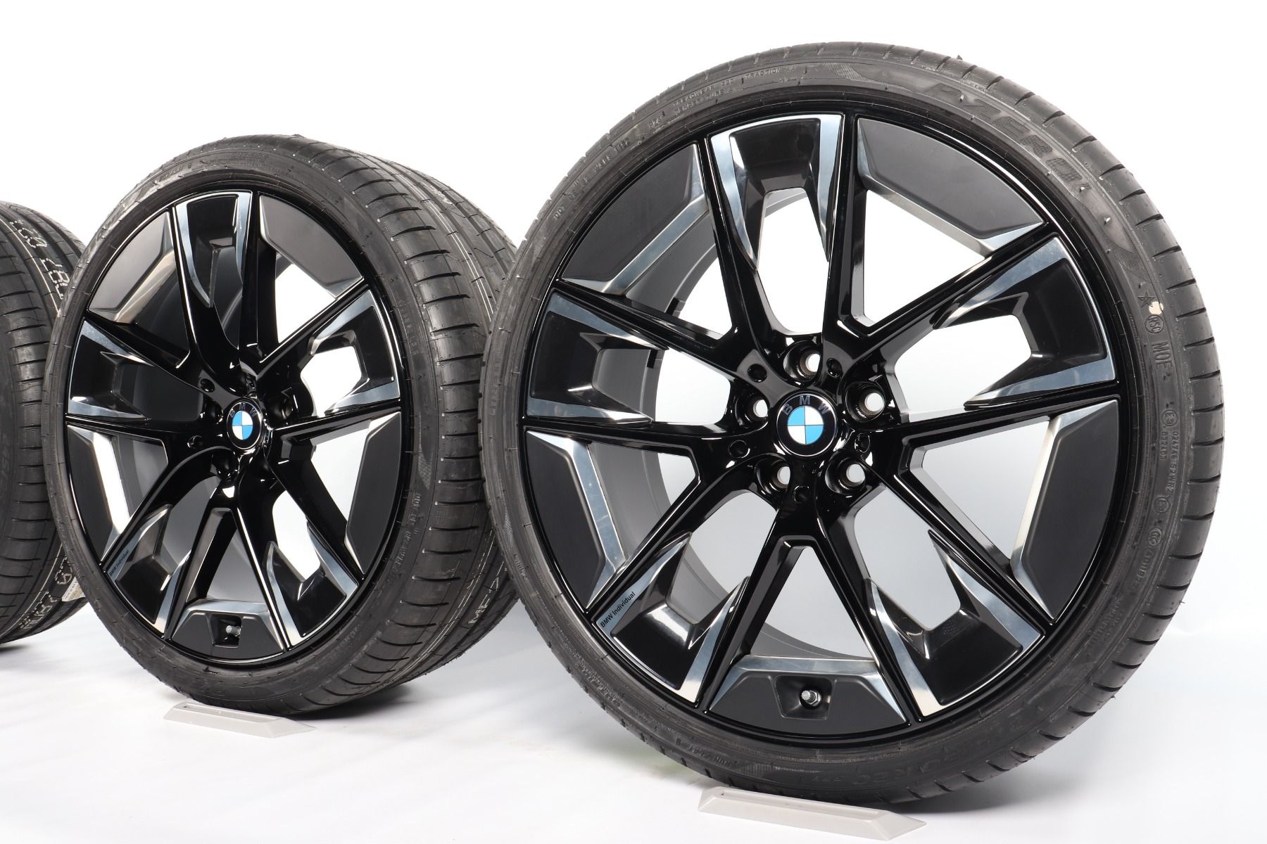 BMW Sommerkompletträder 5er G30 G31 20 Zoll Styling 1001i V-Speiche