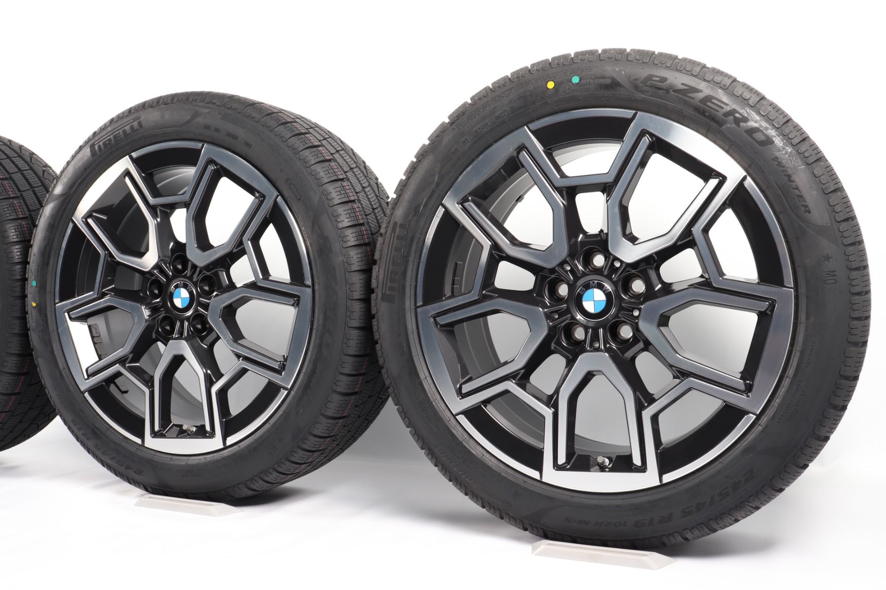 BMW Winterkompletträder X1 U11 iX1 U11 X2 U10 iX2 U10 19 Zoll Styling 867 V-Speiche