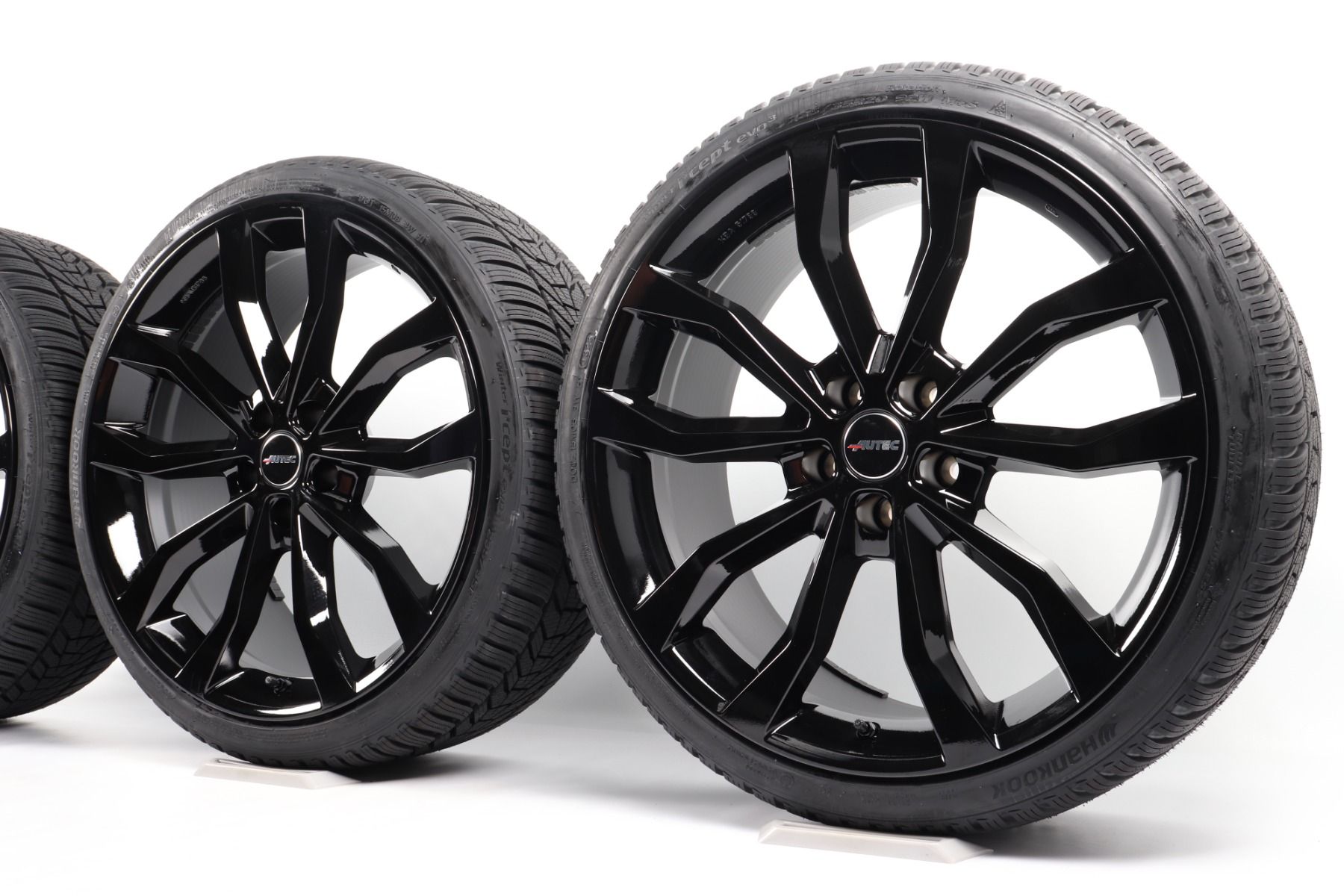 AUTEC Winterkompletträder für BMW X5 G05 X6 G06 20 Zoll Styling Uteca