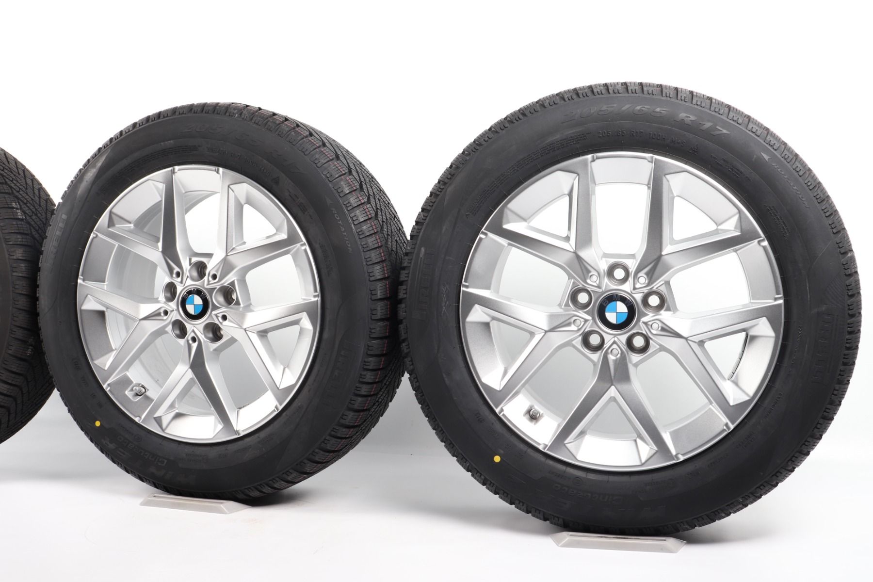 BMW Winterkompletträder X1 U11 iX1 U11 X2 U10 iX2 U10 U25 17 Zoll Styling 896 Sternspeiche