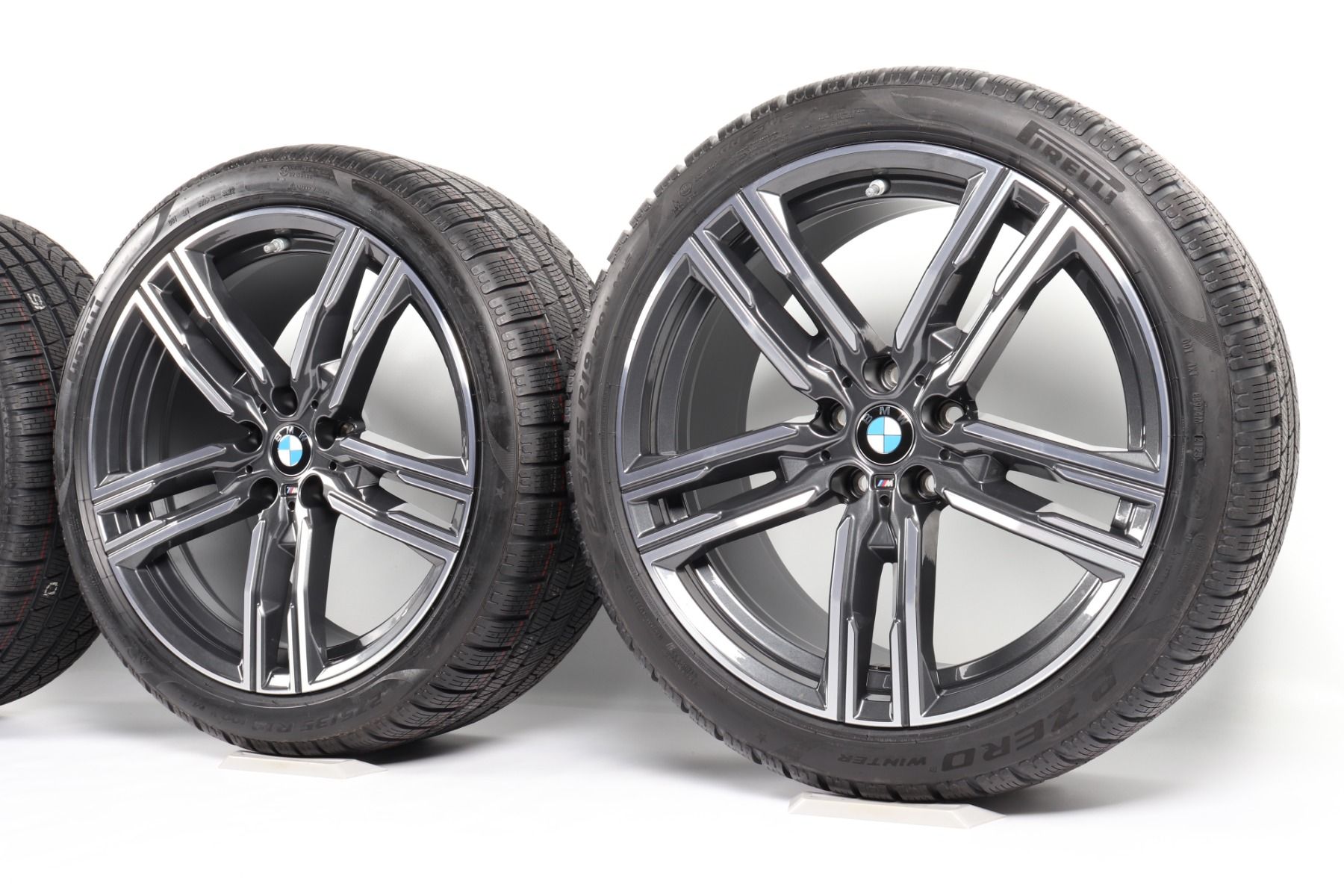 BMW Winterkompletträder 8er G14 G15 G16 19 Zoll Styling 727 M Doppelspeiche