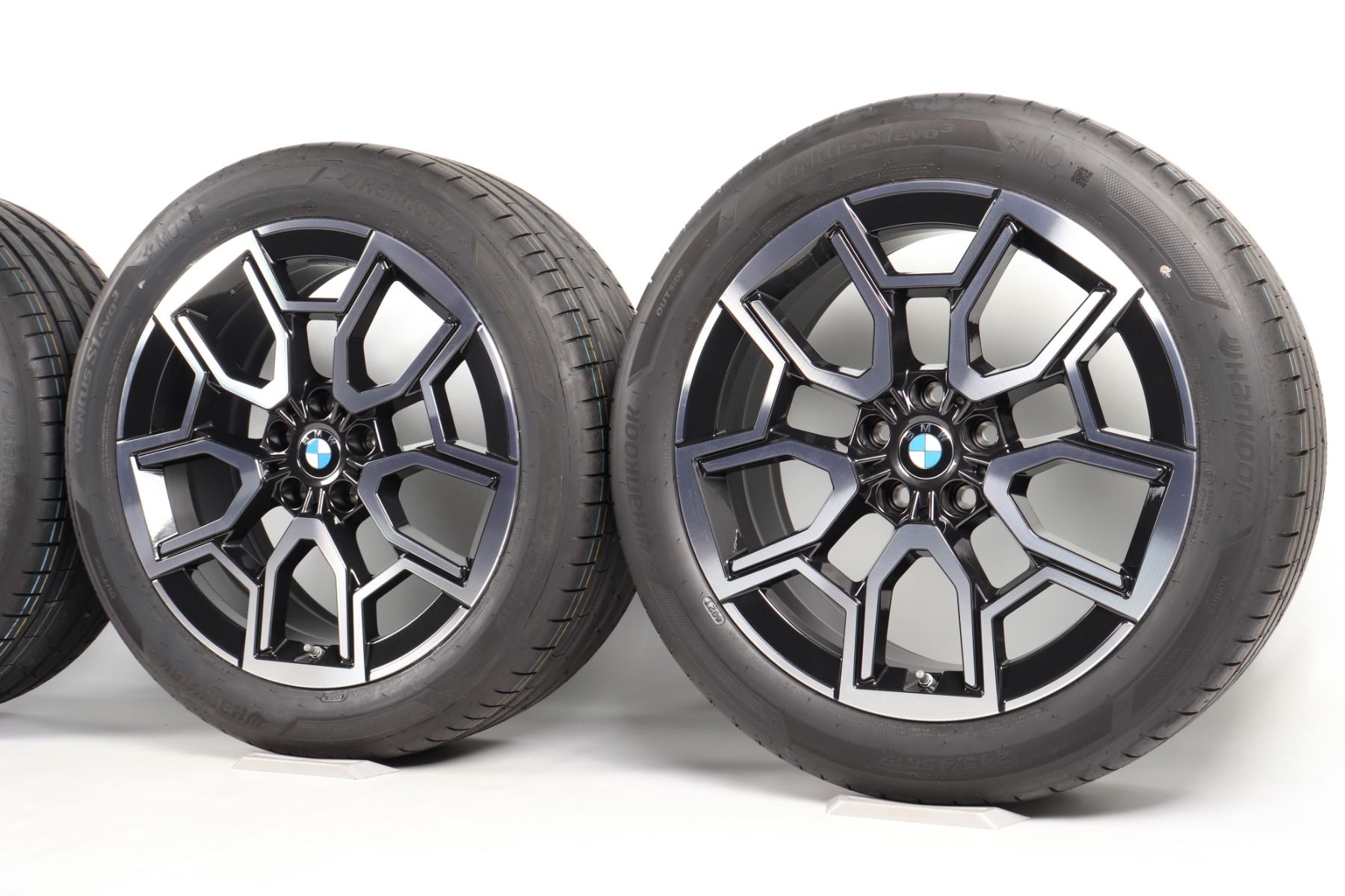 BMW Sommerkompletträder X1 U11 iX1 U11 X2 U10 iX2 U10 19 Zoll Styling 867 V-Speiche