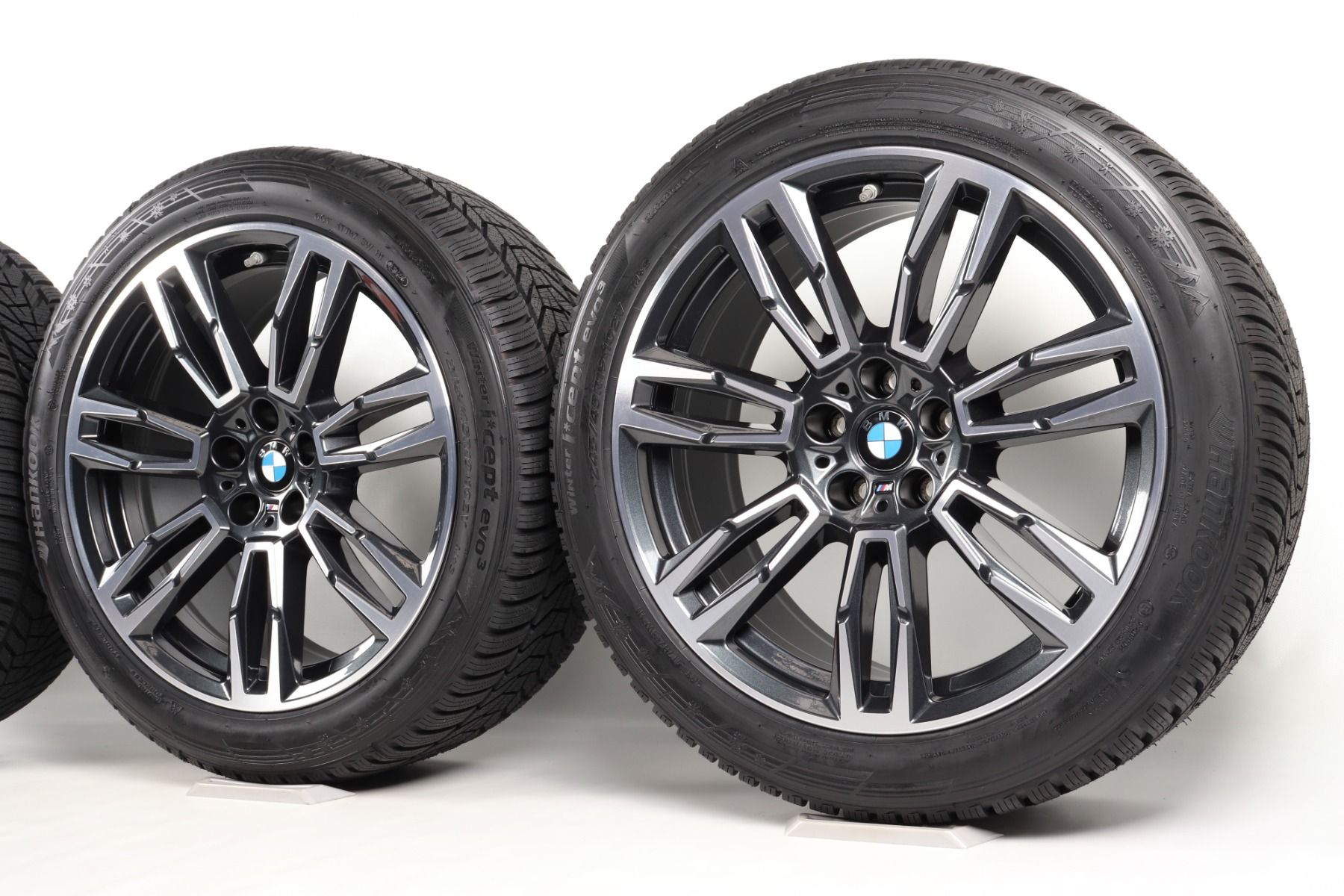 BMW Winterkompletträder 5er G60 G61 i5 G60 19 Zoll Styling 935 M Doppelspeiche