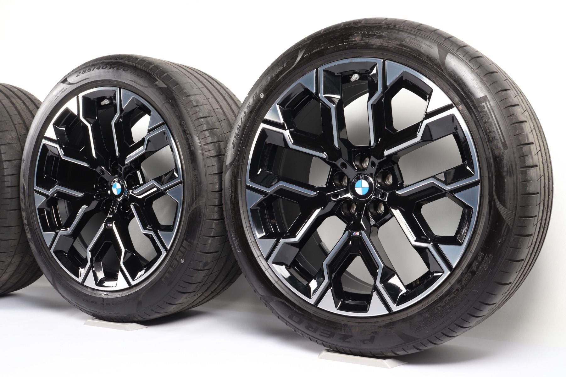 BMW Sommerkompletträder 7er G70 i7 G70 X3 G45 20 Zoll Styling 1036 M Doppelspeiche