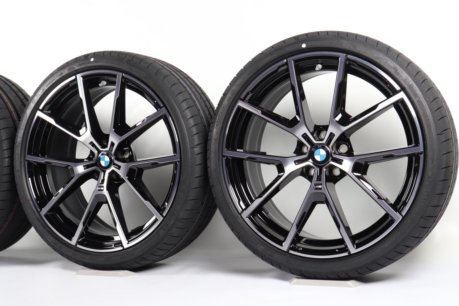 BMW Sommerkompletträder 8er G14 G15 G16 20 Zoll Styling 728 M Y-Speiche