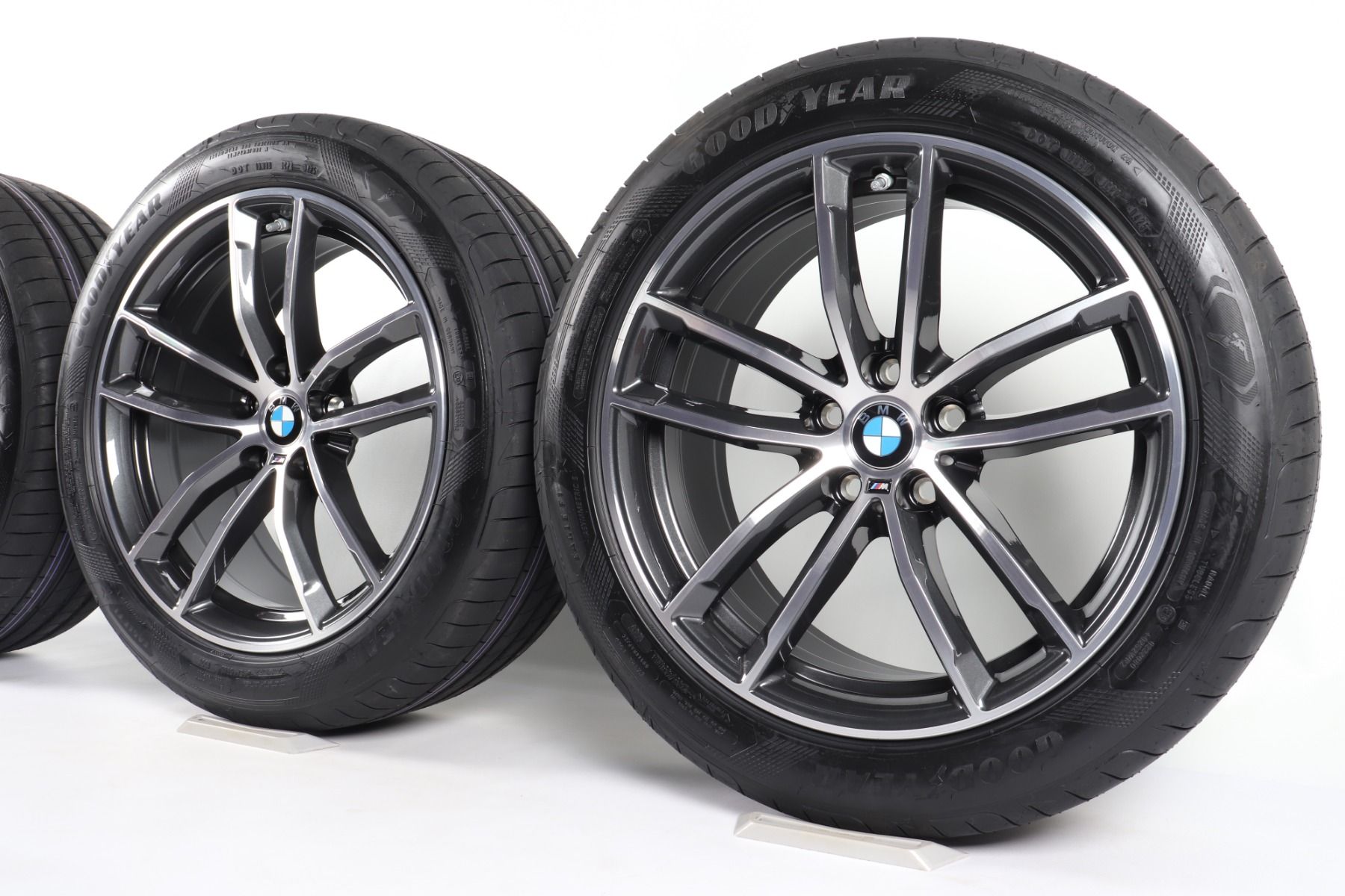 BMW Sommerkompletträder 5er G30 G31 18 Zoll Styling 662 M Doppelspeiche