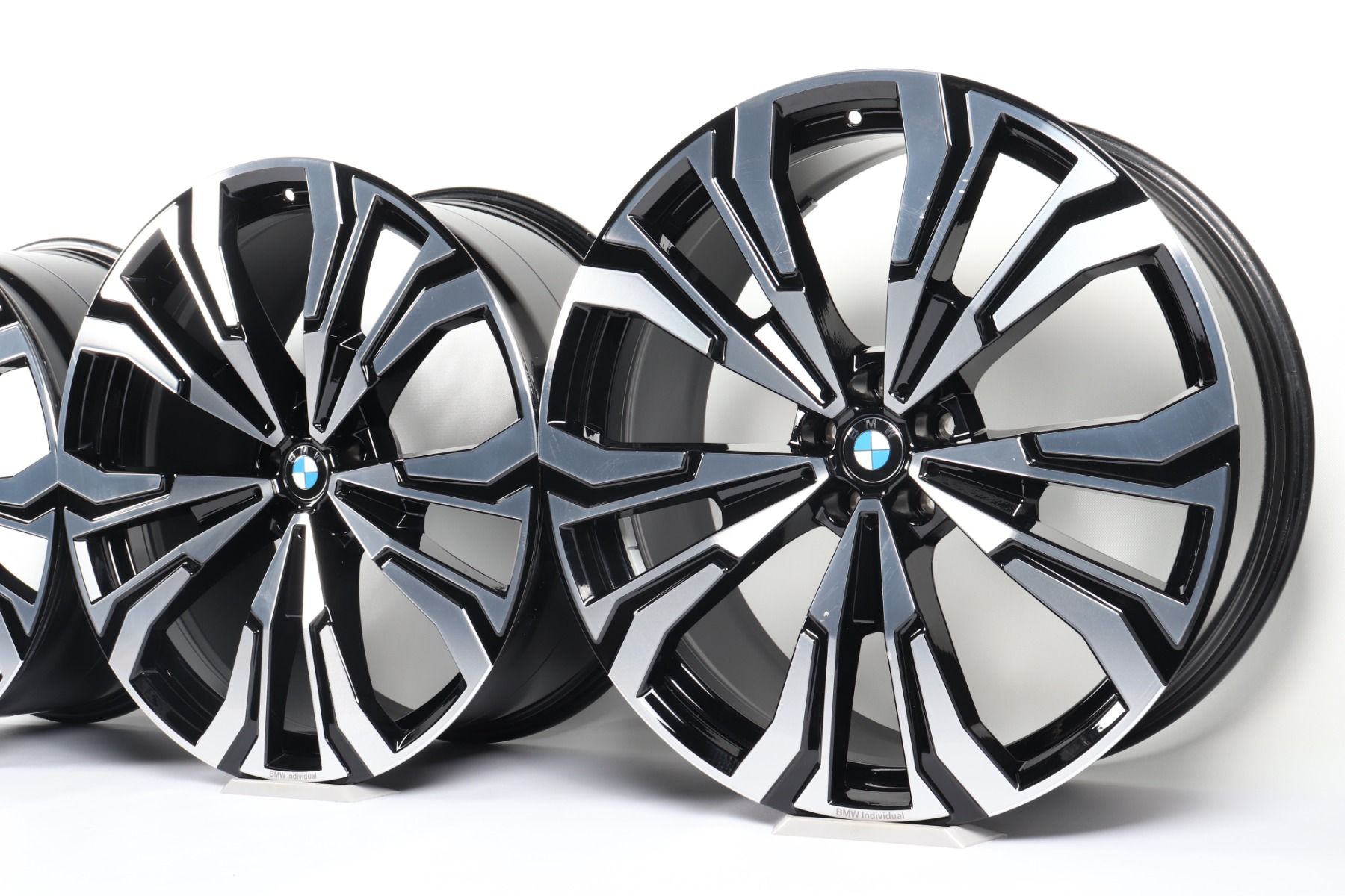 4x BMW Alufelgen X7 G07 23 Zoll Styling 914 Individual V-Speiche