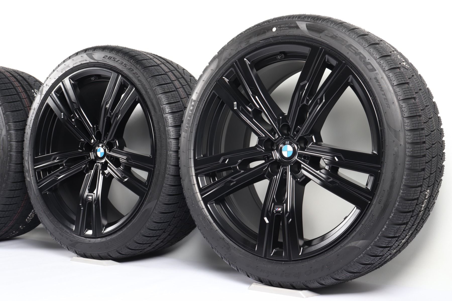 BMW Winterkompletträder 7er G70 i7 G70 X3 G45 21 Zoll Styling 908 M Doppelspeiche