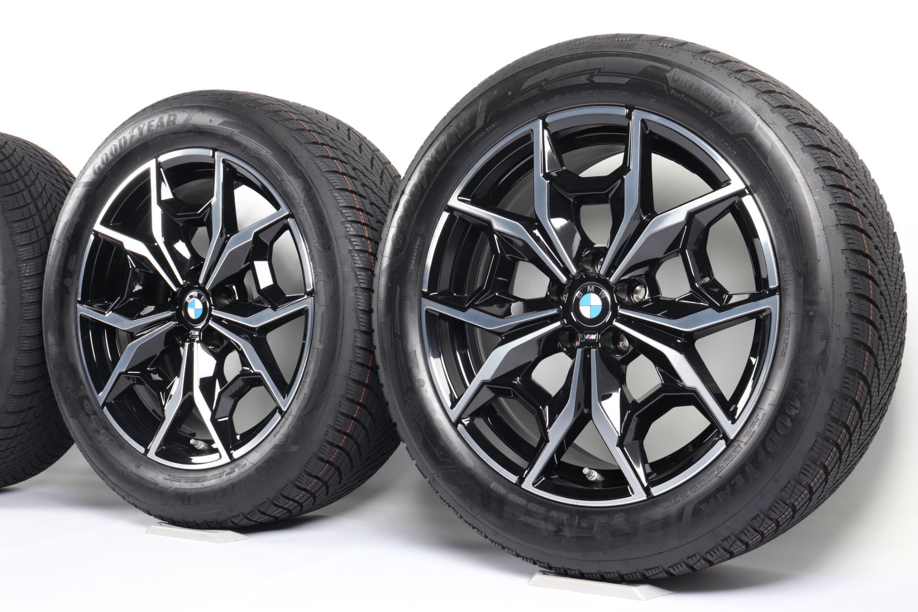 BMW Winterkompletträder X3 G01 X4 G02 19 Zoll Styling 887 M Y-Speiche