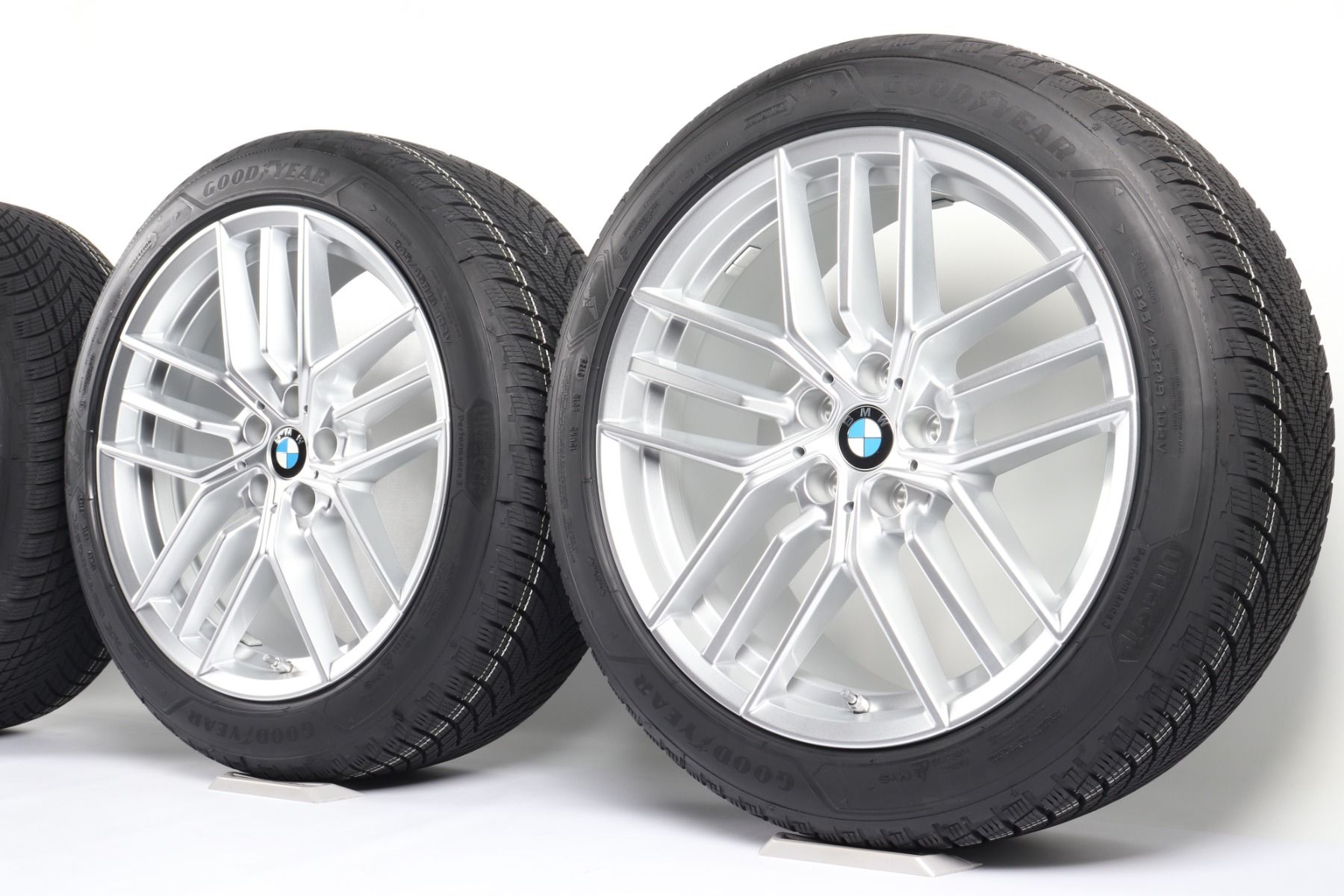 BMW Winterkompletträder 5er G60 G61 i5 G60 19 Zoll Styling 933 Dreifachspeiche