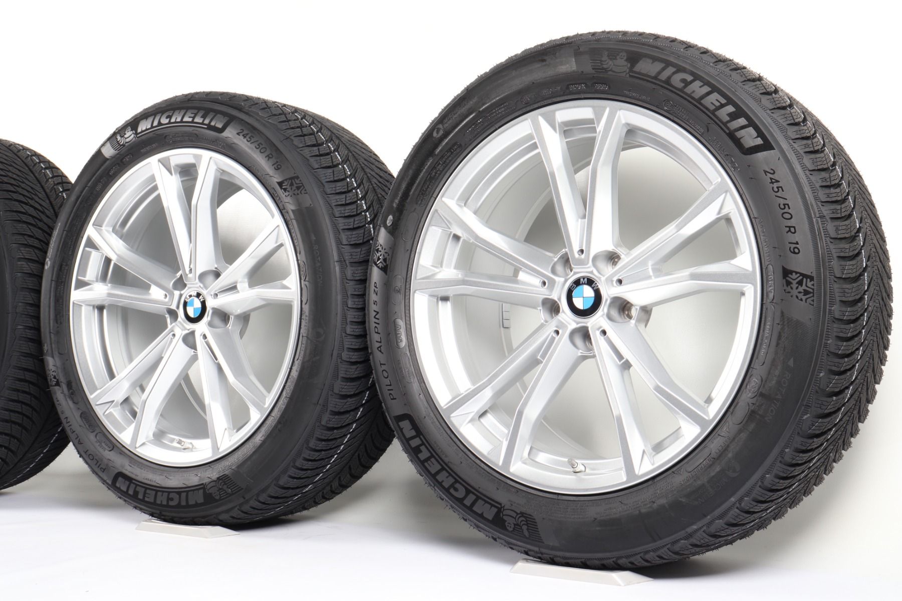 BMW Winterkompletträder 7er G70 i7 G70 X3 G45 19 Zoll Styling 903 Doppelspeiche