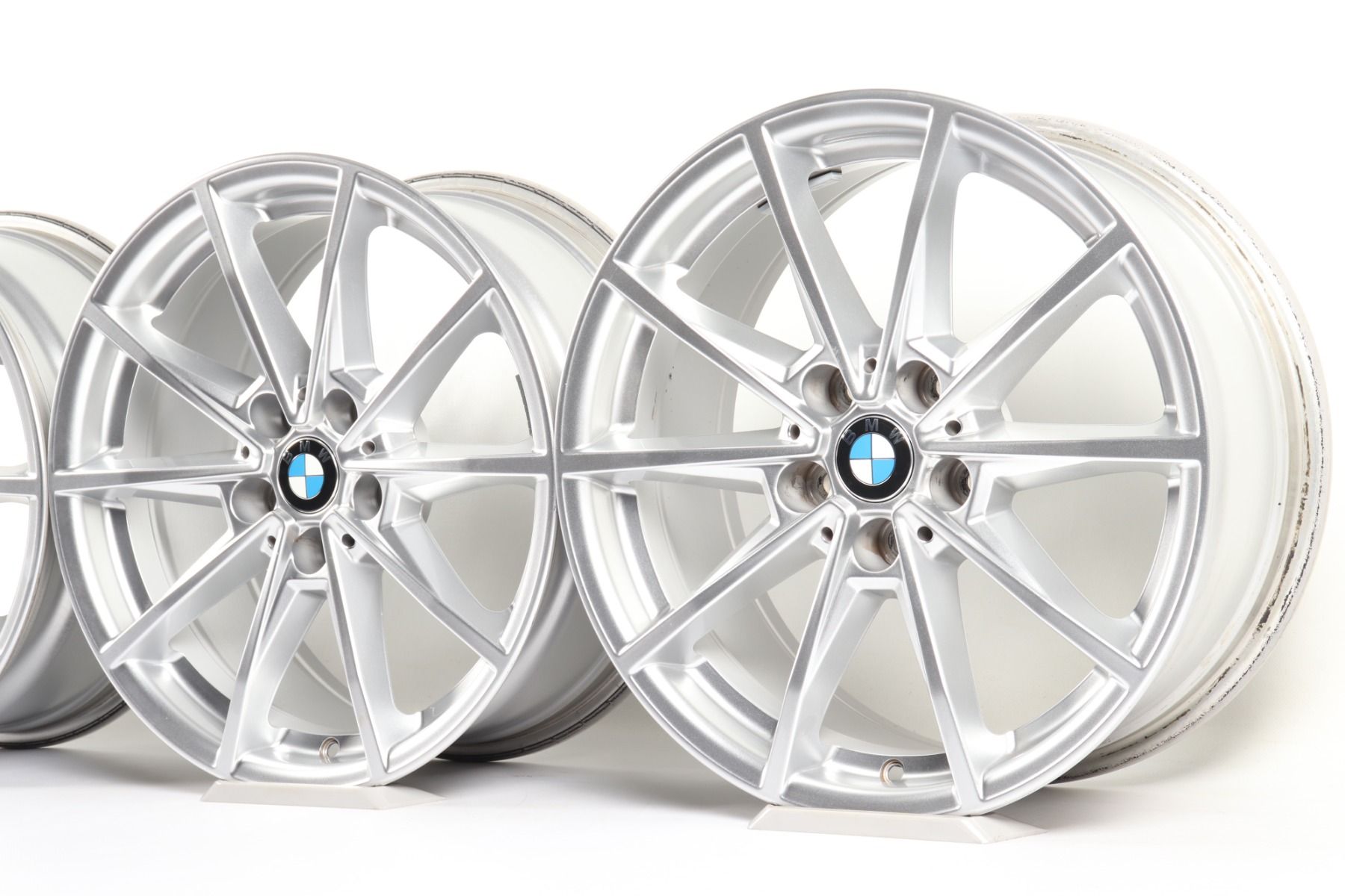 4x BMW Alufelgen 4er G26 i4 G26 17 Zoll Styling 851 V-Speiche