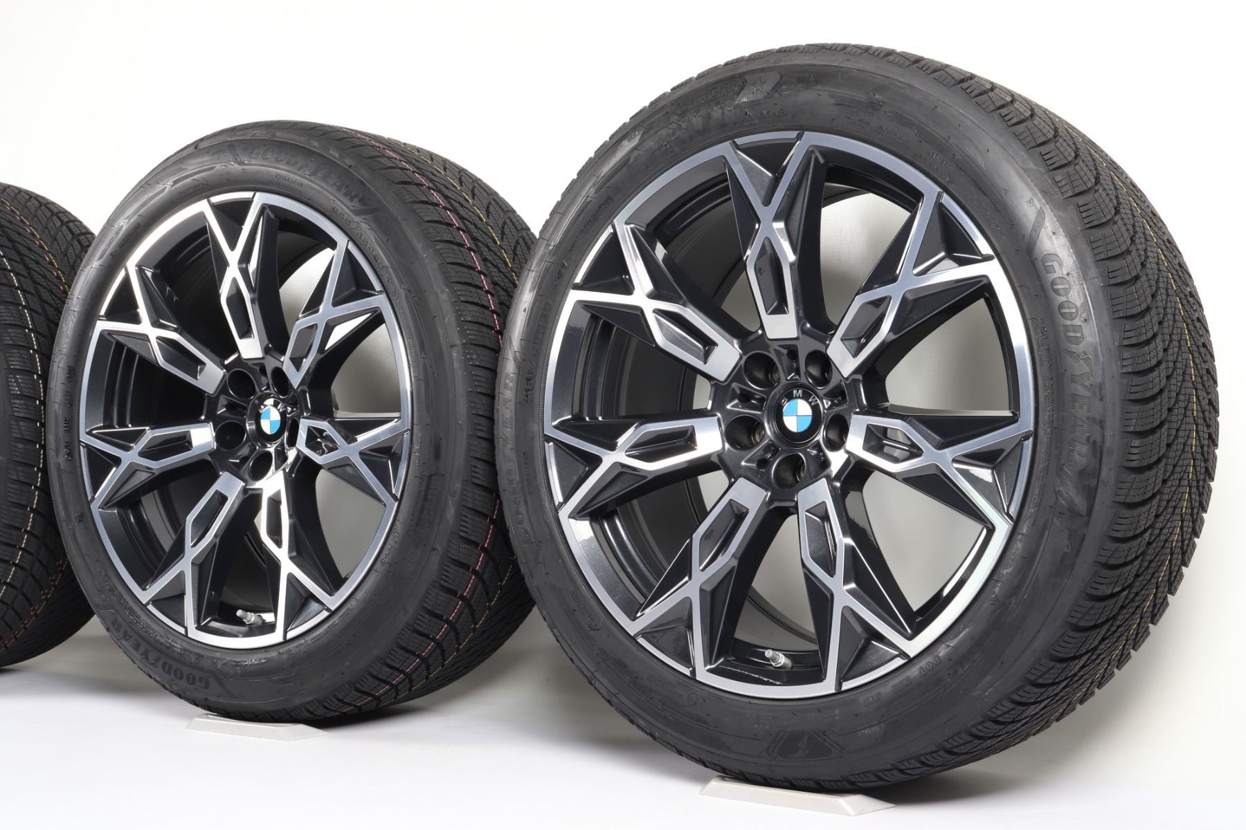 BMW Winterkompletträder 7er G70 i7 G70 X3 G45 20 Zoll Styling 905 V-Speiche