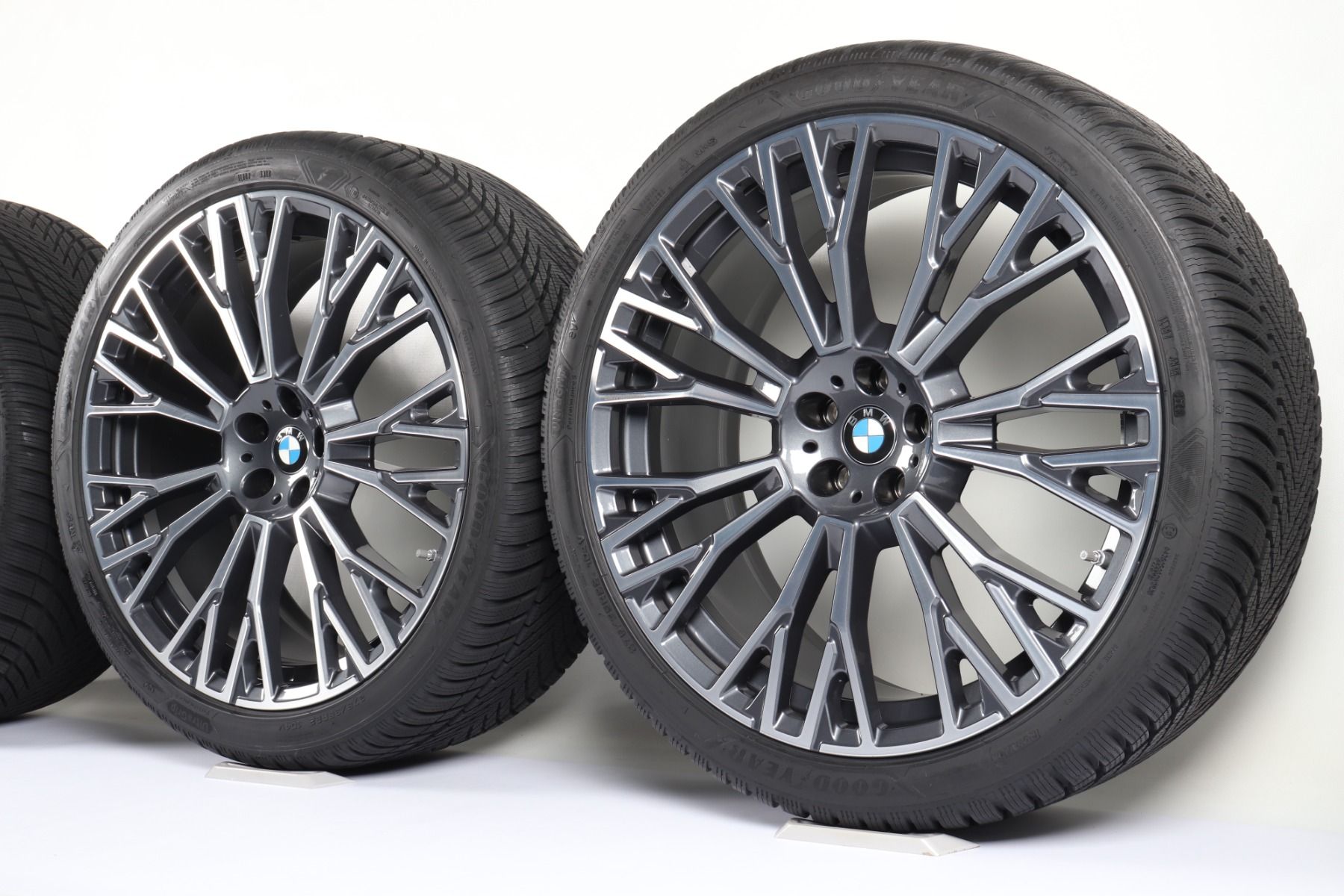 BMW Winterkompletträder X5 G05 X6 G06 22 Zoll Styling 745i Y-Speiche