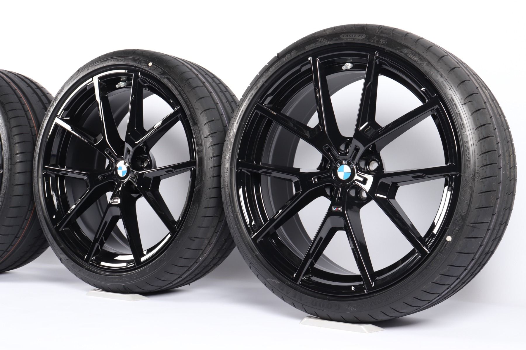 BMW Sommerkompletträder 8er G14 G15 G16 20 Zoll Styling 728 M Y-Speiche