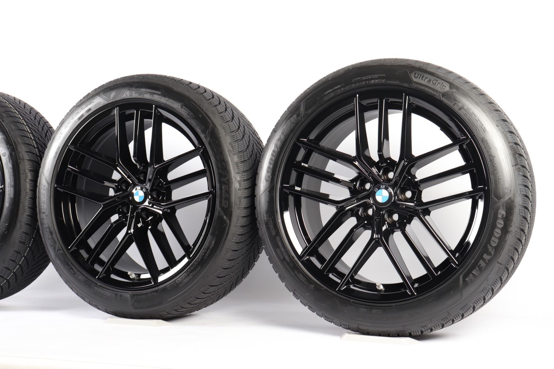 BMW Winterkompletträder 5er G60 G61 i5 G60 19 Zoll Styling 933 Dreifachspeiche