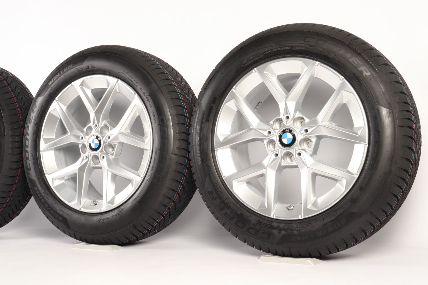 BMW Winterkompletträder X1 U11 iX1 U11 X2 U10 iX2 U10 U25 17 Zoll Styling 896 Sternspeiche