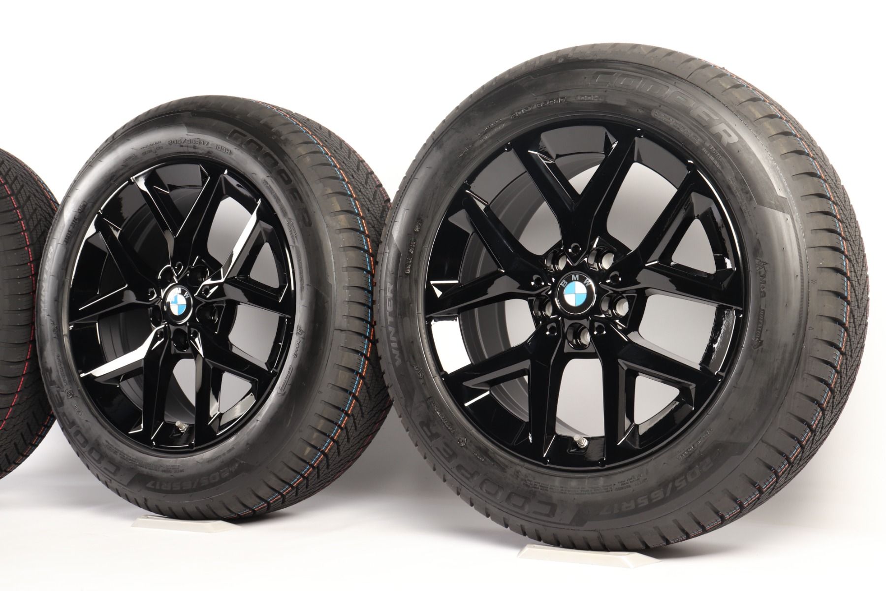 BMW Winterkompletträder X1 U11 iX1 U11 X2 U10 iX2 U10 U25 17 Zoll Styling 896 Sternspeiche