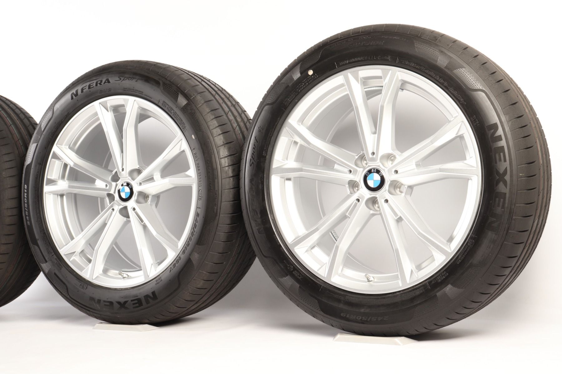 BMW Sommerkompletträder 7er G70 i7 G70 X3 G45 19 Zoll Styling 903 Doppelspeiche