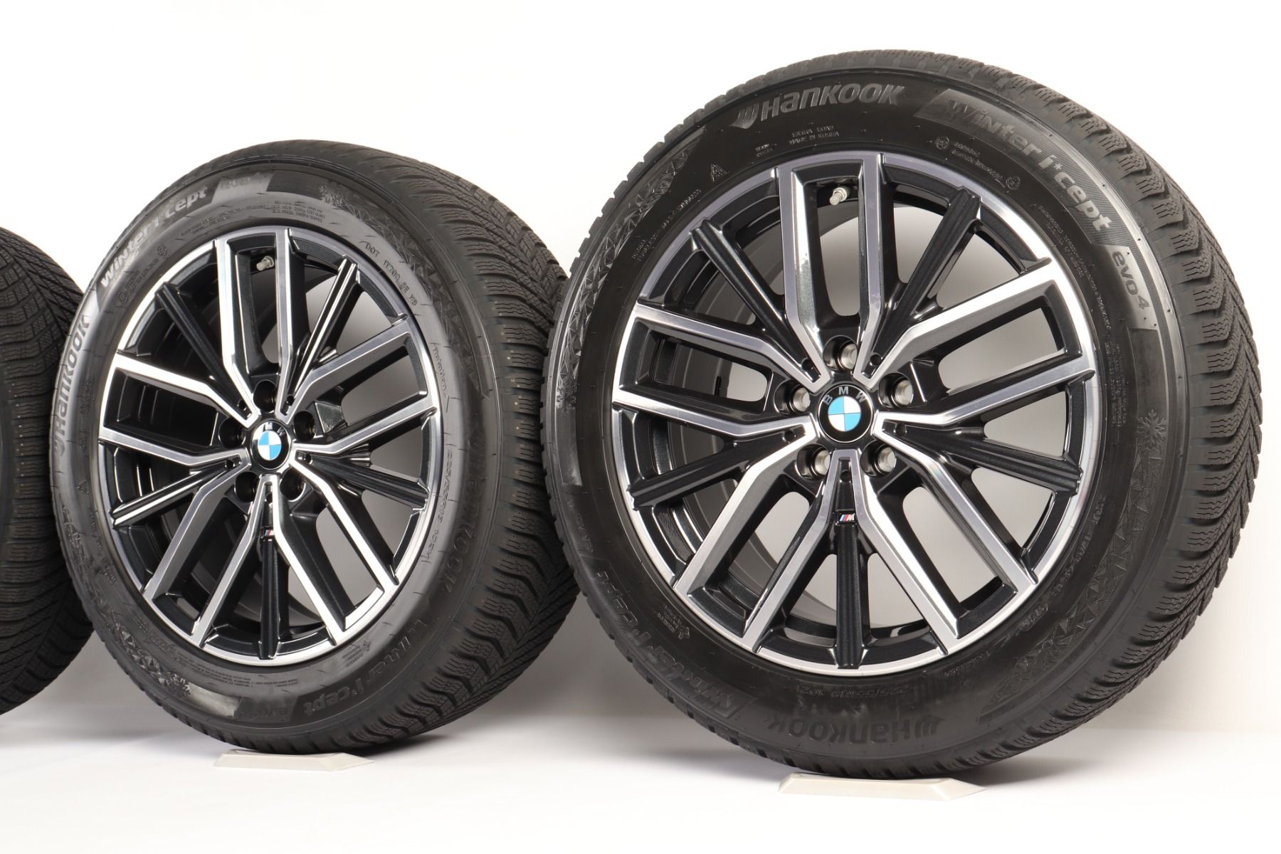 BMW Winterkompletträder X1 U11 iX1 U11 X2 U10 iX2 U10 18 Zoll Styling 838 M Doppelspeiche