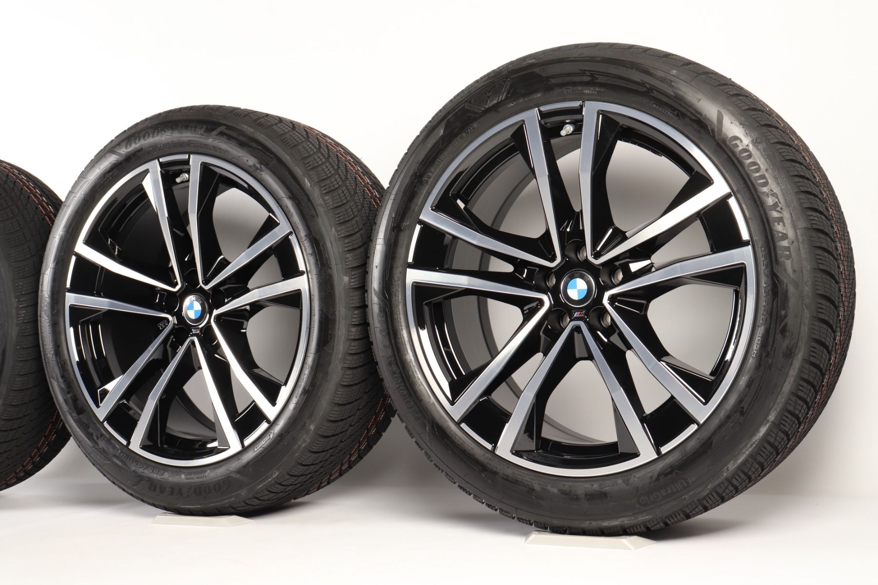 BMW Ganzjahresräder iX3 NA5 iX4 NA7 20 Zoll Styling 1048 M Doppelspeiche
