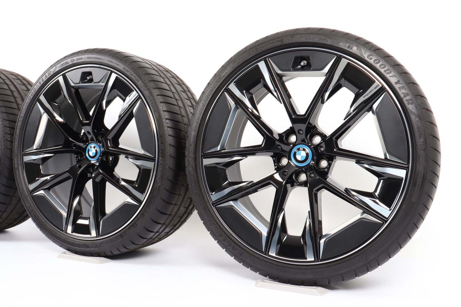 BMW Sommerkompletträder 5er G30 G31 20 Zoll Styling 1001i V-Speiche
