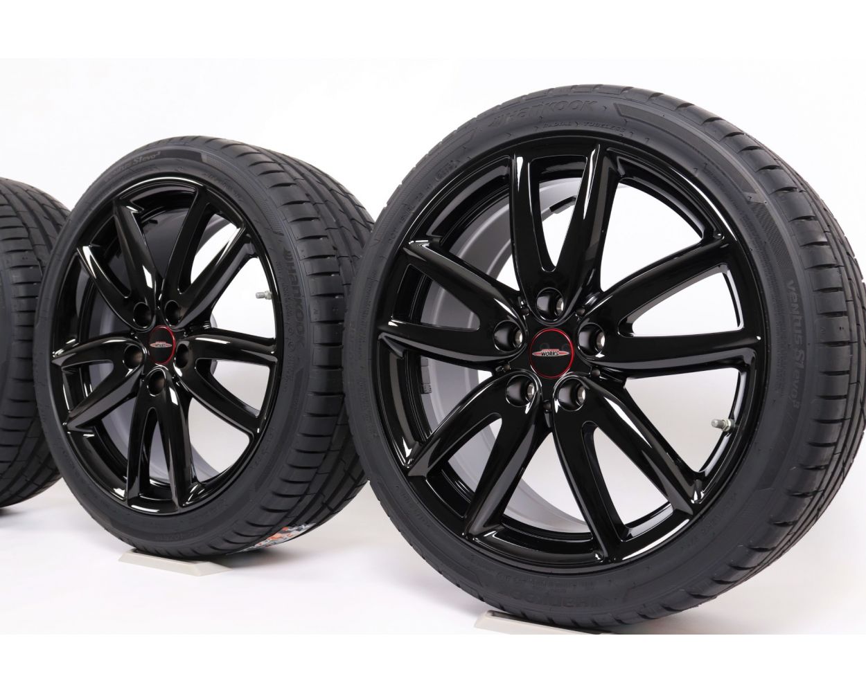 MINI Summer Wheels F54 Clubman 18 Inch Styling JCW Grip Spoke 520