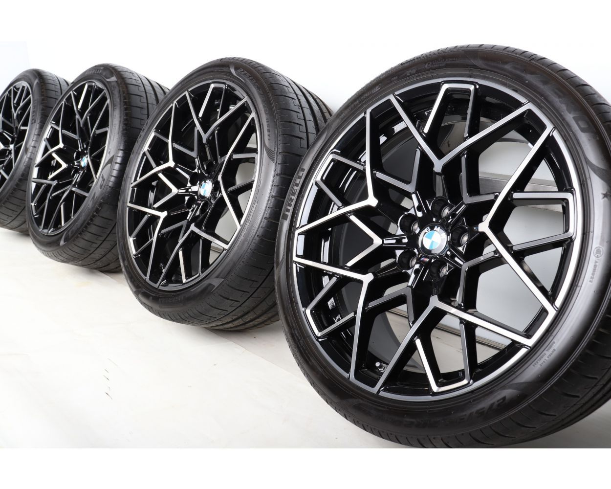 Bmw Summer Wheels M8 F91 F92 20 Zoll 811 M Star Spoke Rdc Bicolor Bmw wheels vs amg wheels which one is better? bmw summer wheels m8 f91 f92 20 inch styling 813 m sternspeiche
