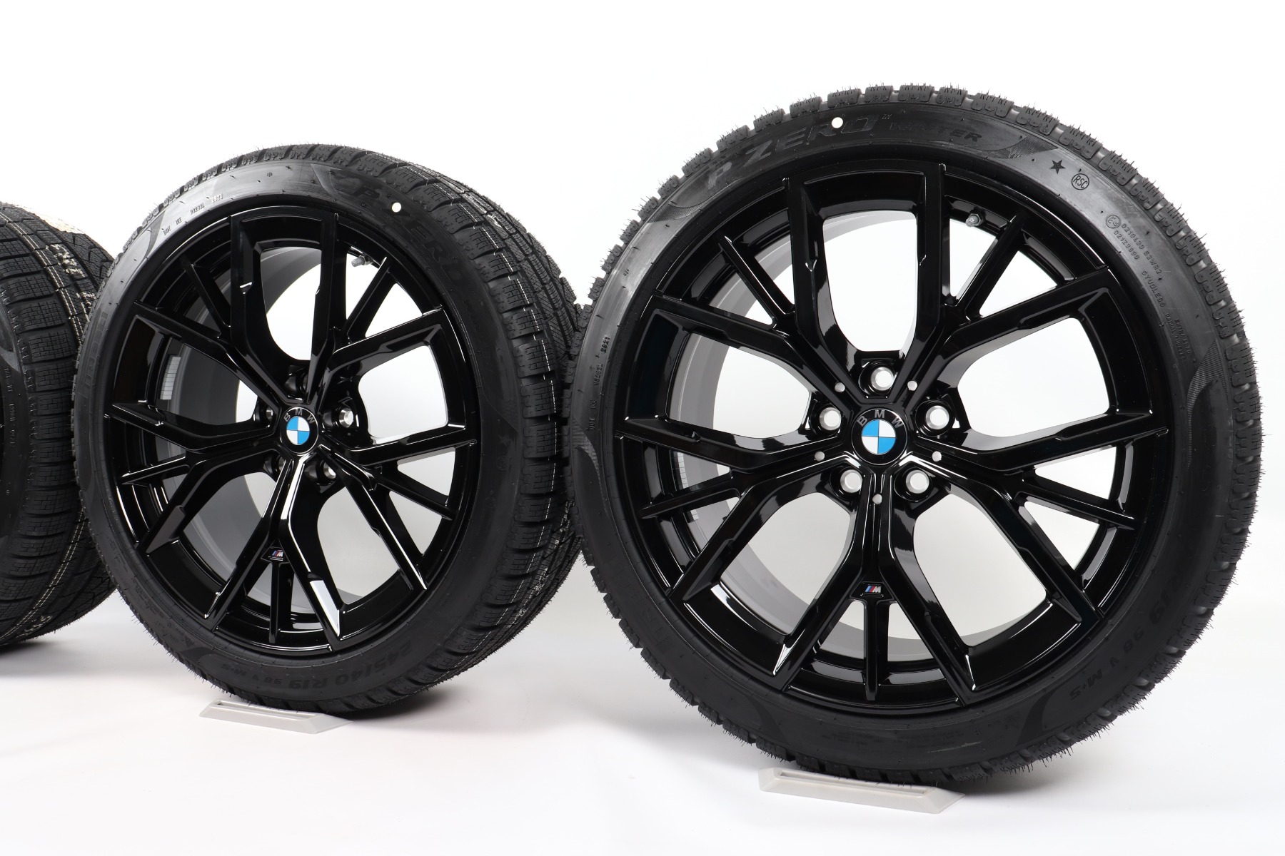 BMW Winterkompletträder 5er G30 G31 19 Zoll Styling 845 M V-Speiche Hankook Winter i*cept evo3